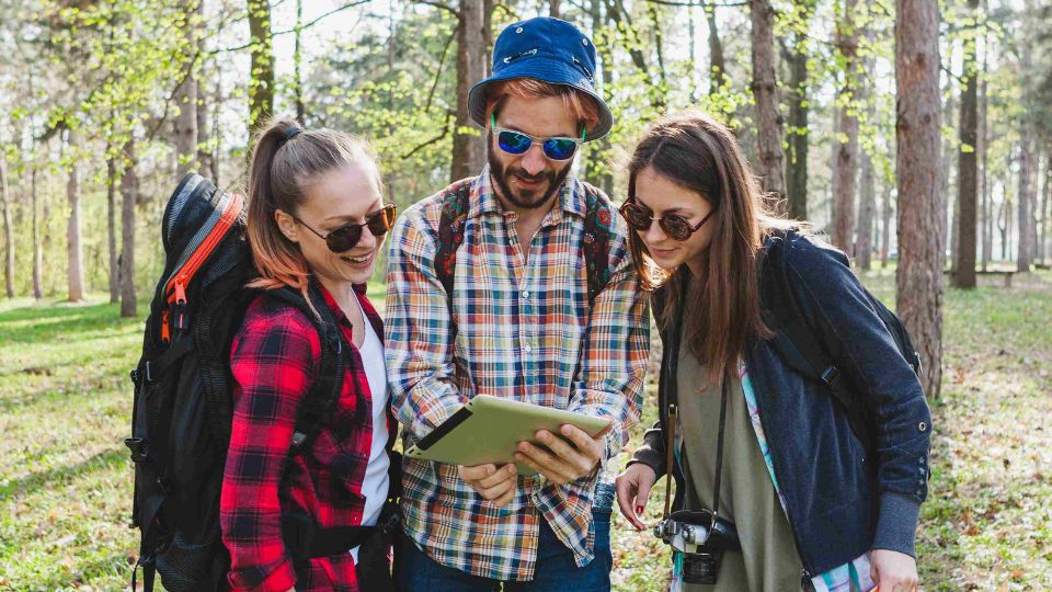 Aventuras en la naturaleza: Excursiones y campamentos para estudiantes universitarios