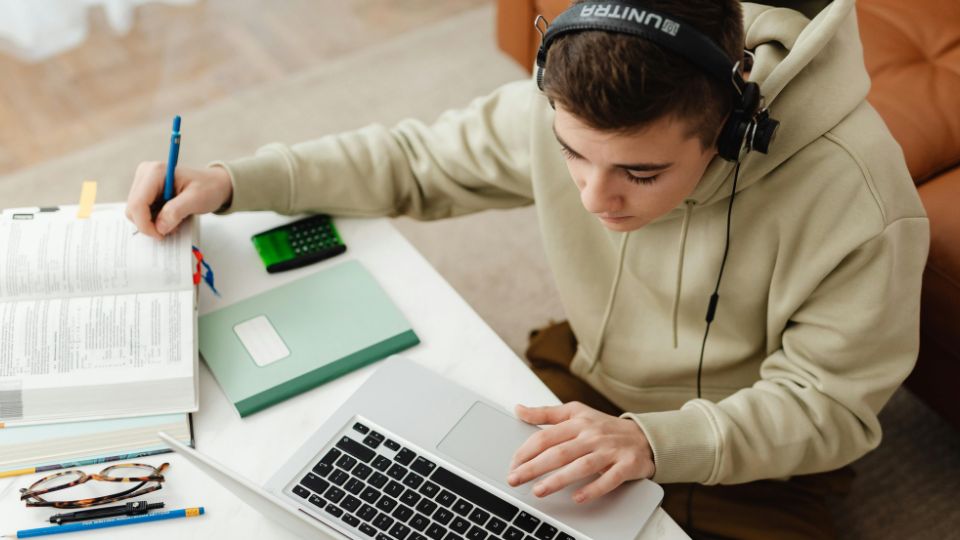 Consejos y herramientas para aprobar los exámenes en la universidad